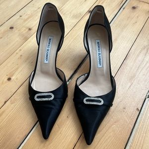 Manolo Blahnik kitten heeled shoes size 37.5